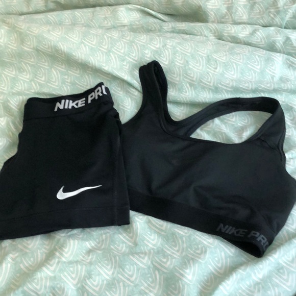 nike pro shorts and bra set